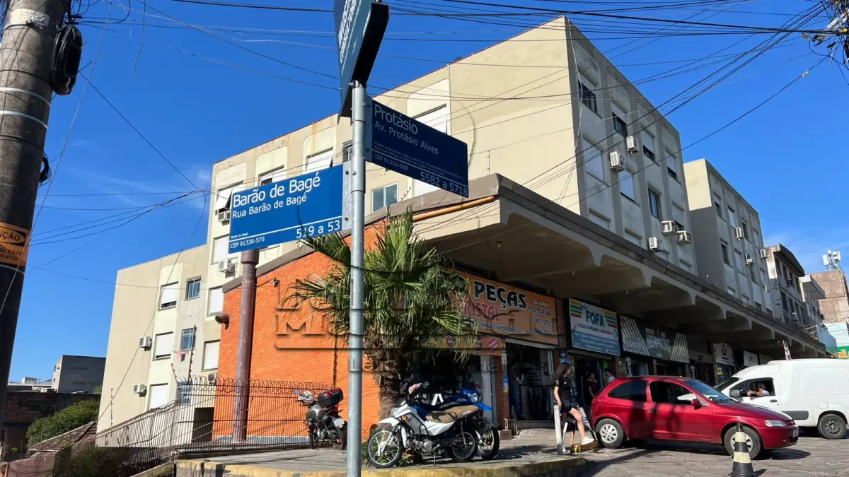 LOTE 001 - LEILÃO ON-LINE DE APARTAMENTO COM BOX, NO BAIRRO PETRÓPOLIS EM PORTO ALEGRE