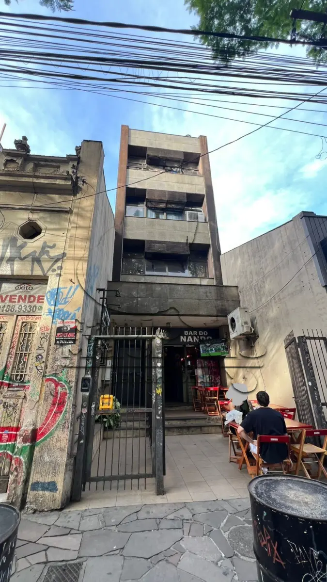 LOTE 001 - LEILÃO ON-LINE DE UM CONJUNTO COMERCIAL DESOCUPADO (APARTAMENTO) NO CENTRO HISTÓRICO, EM PORTO ALEGRE
