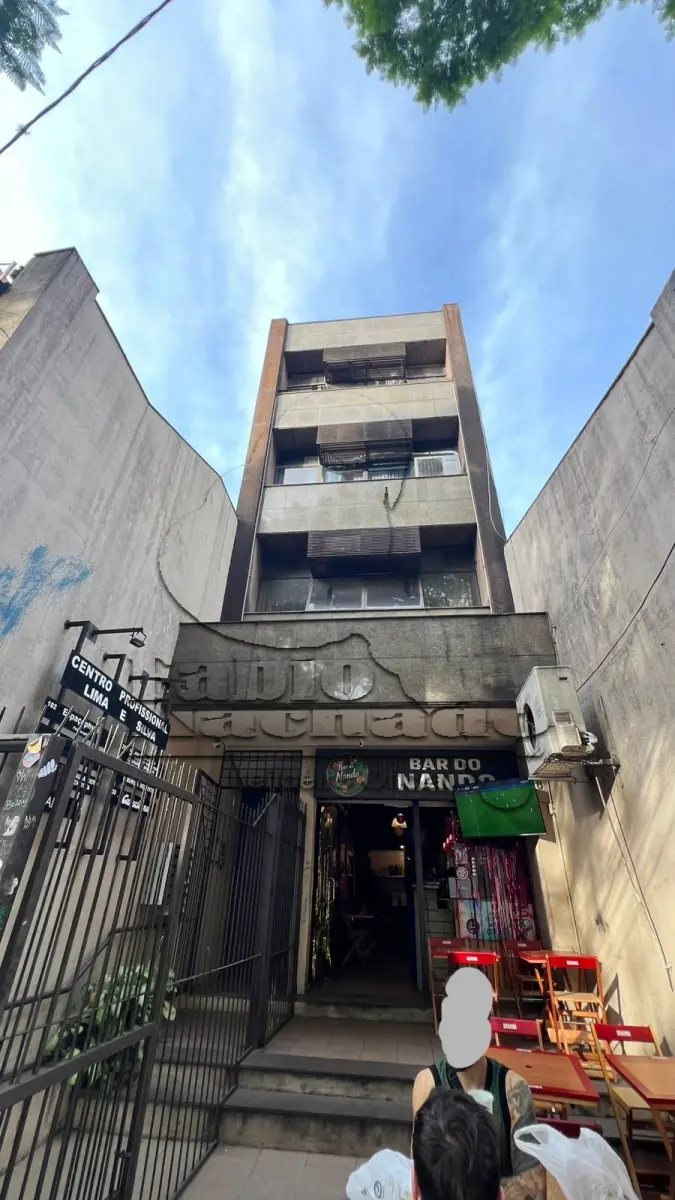 LOTE 001 - LEILÃO ON-LINE DE UM CONJUNTO COMERCIAL DESOCUPADO (APARTAMENTO) NO CENTRO HISTÓRICO, EM PORTO ALEGRE