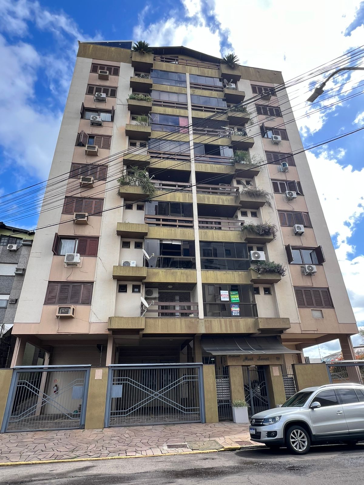 Leilão Prsencial/on-line De Um Apartamento Desocupado No Edificio Mont Serrat, Localizado No Centro De São Leopoldo, localizado em São Leopoldo - RS, bairro Centro