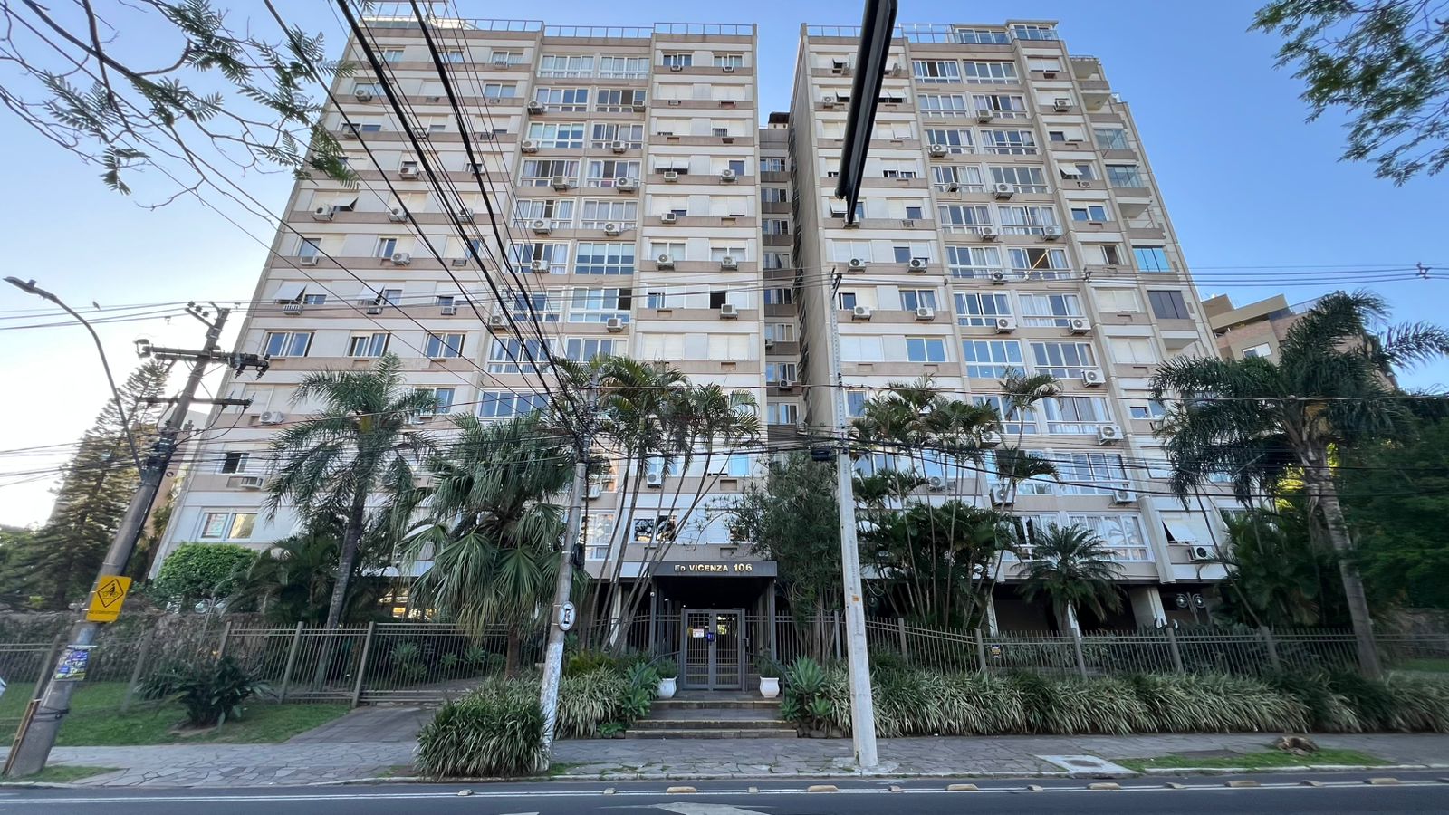 LEILÃO ON-LINE DE EXCELENTE APARTAMENTO EM PORTO ALEGRE