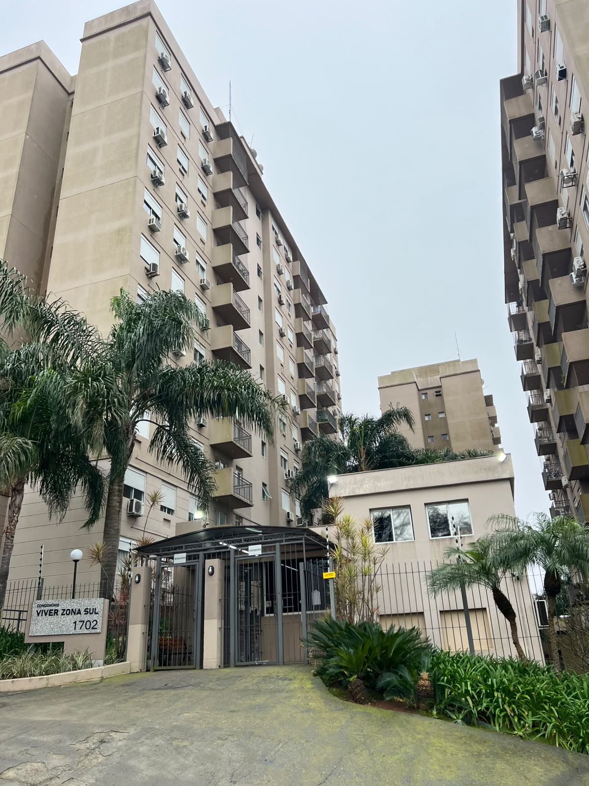 LEILÃO ON-LINE DE APARTAMENTO COM BOX EM PORTO ALEGRE
