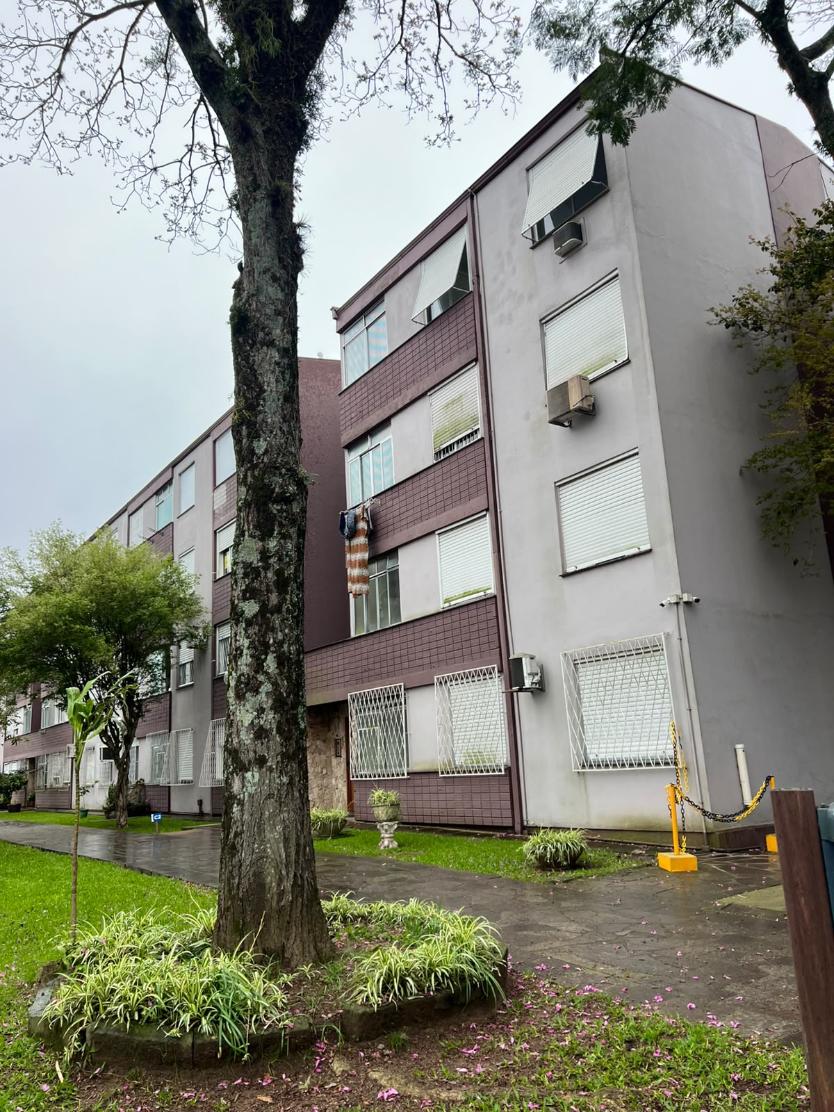 LOTE 001 - LEILÃO ON-LINE DE UM APARTAMENTO DESOCUPADO NO CONDOMINIO RESIDENCIAL PAINEIRAS EM PORTO ALEGRE