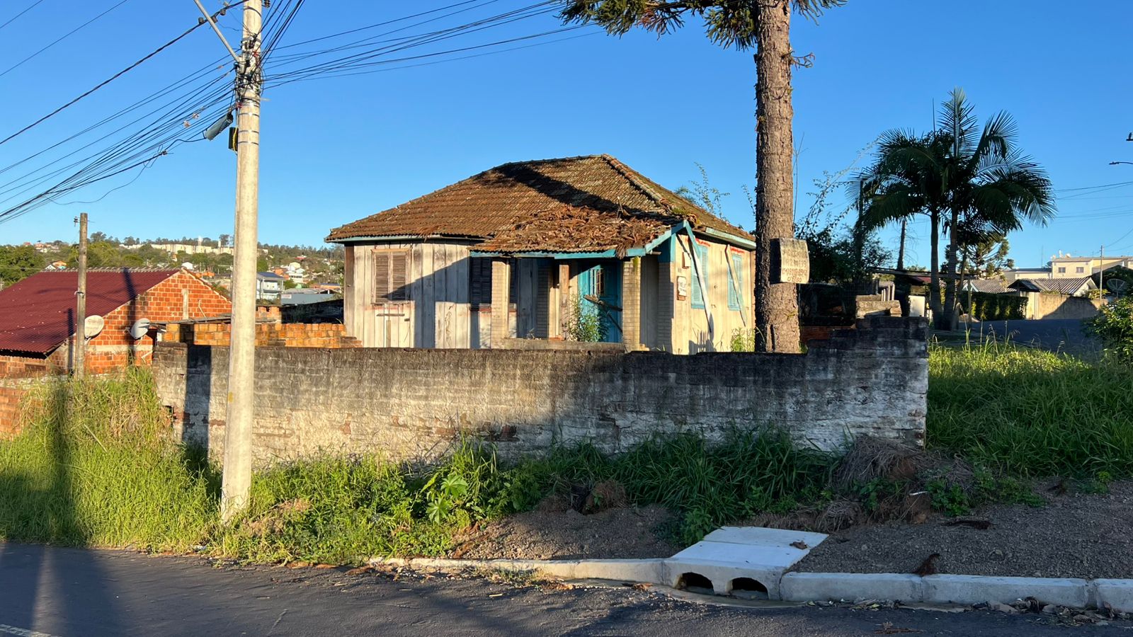 LEILÃO ON-LINE DE 48,07% DE UMA CASA MISTA NO BAIRRO DUQUE DE CAXIAS EM SÃO LEOPOLDO, localizado em São Leopoldo - RS