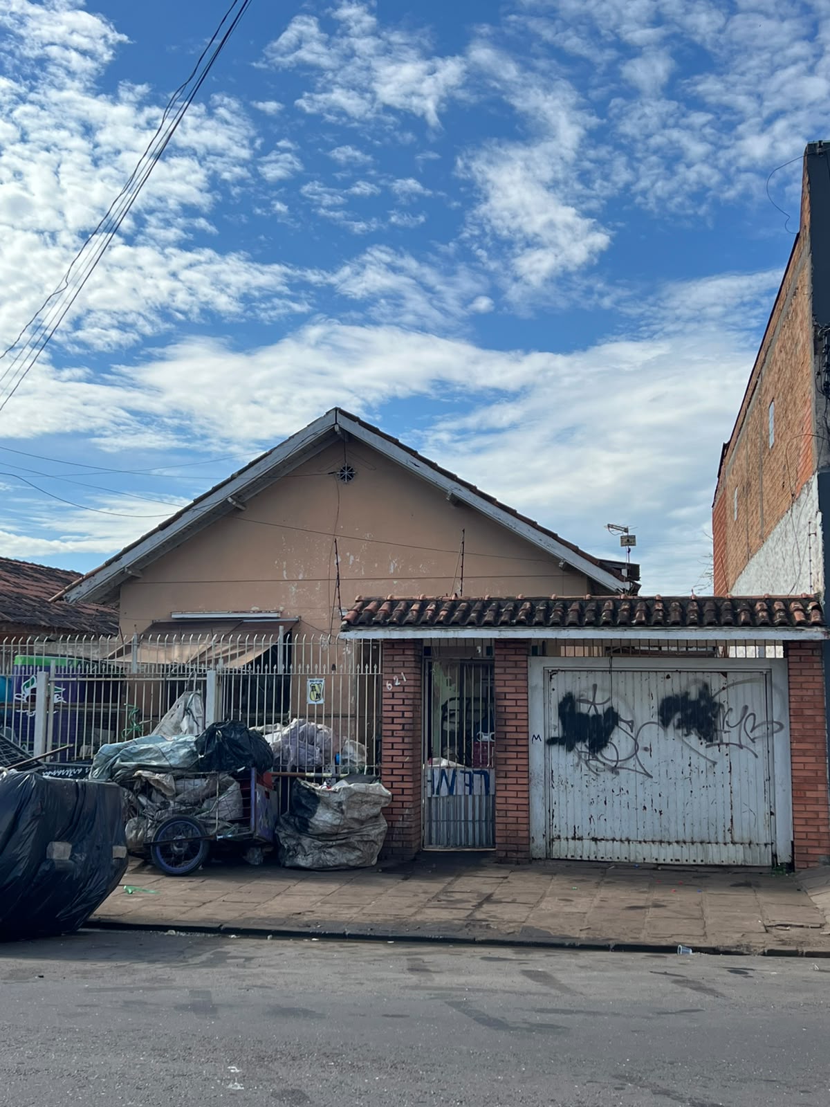 Imagem do imóvel Leilão Presencial/on-line De Casa De Alvenaria, Localizada Na Avenida Henrique Bier, Em São Leopoldo