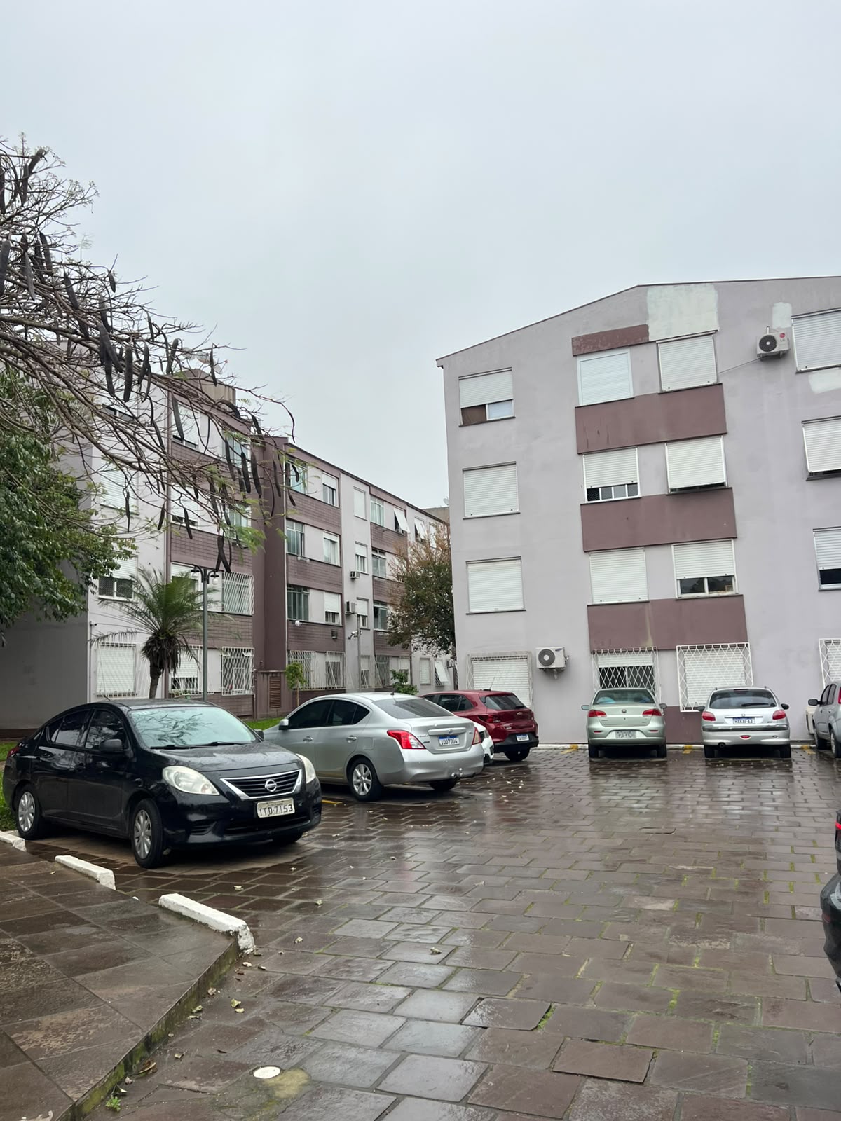 LOTE 001 - LEILÃO ON-LINE DE UM APARTAMENTO DESOCUPADO NO CONDOMINIO RESIDENCIAL PAINEIRAS EM PORTO ALEGRE