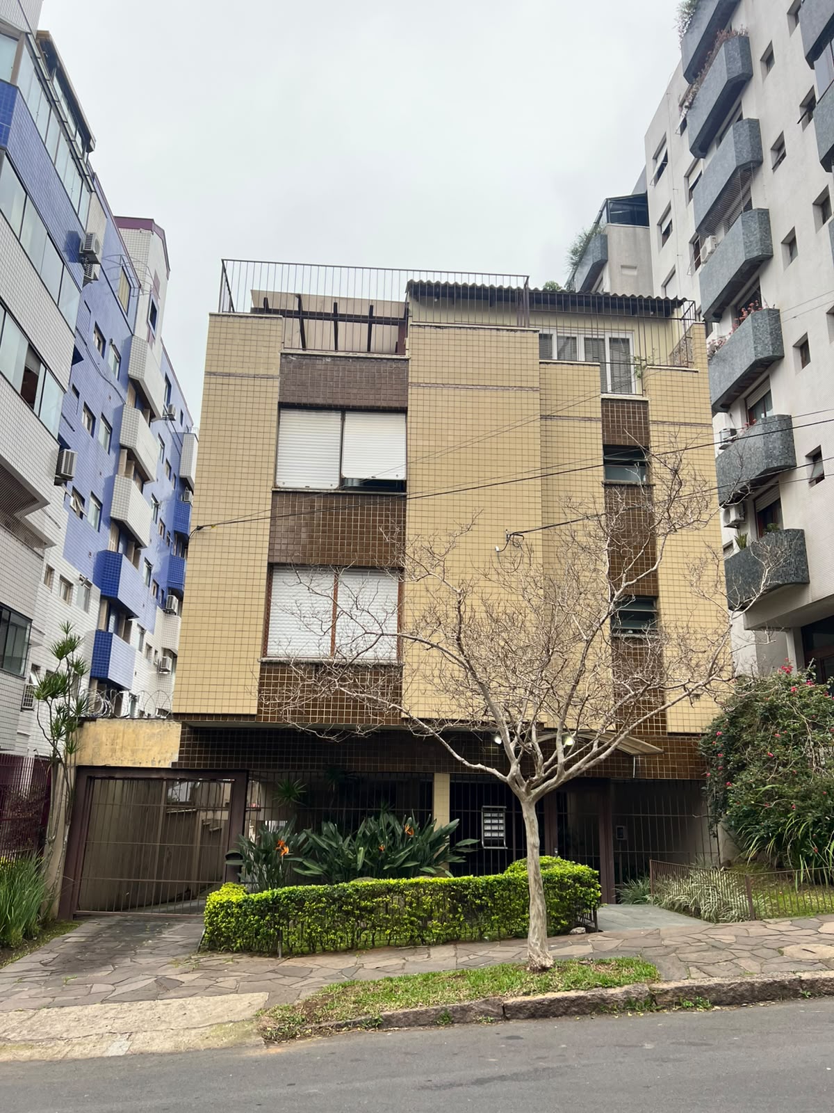 LEILÃO ON-LINE DE EXCELENTE APARTAMENTO EM PORTO ALEGRE